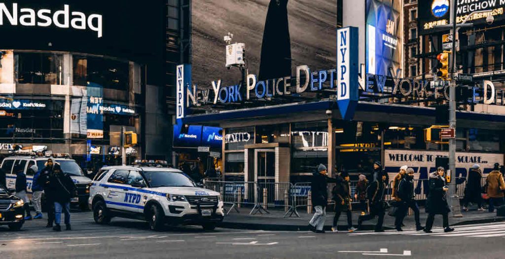 NASDAQ long secolare o crollo in vista?