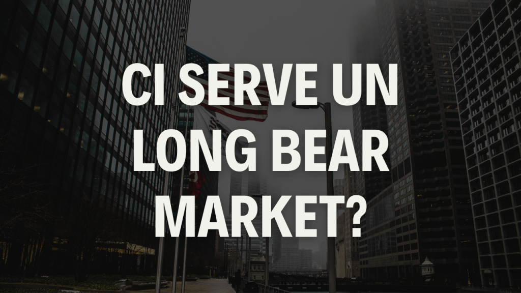 Ci serve un Long Bear Market? Strada urbana con grattacieli immersi nella nebbia.