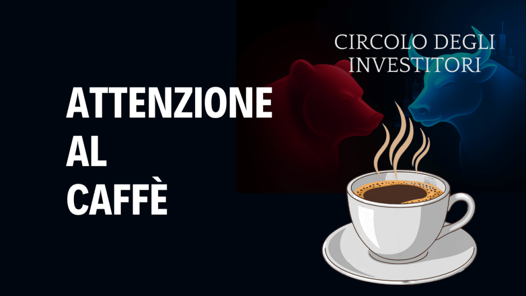 Tazza di caffè con orsi e tori sullo sfondo.